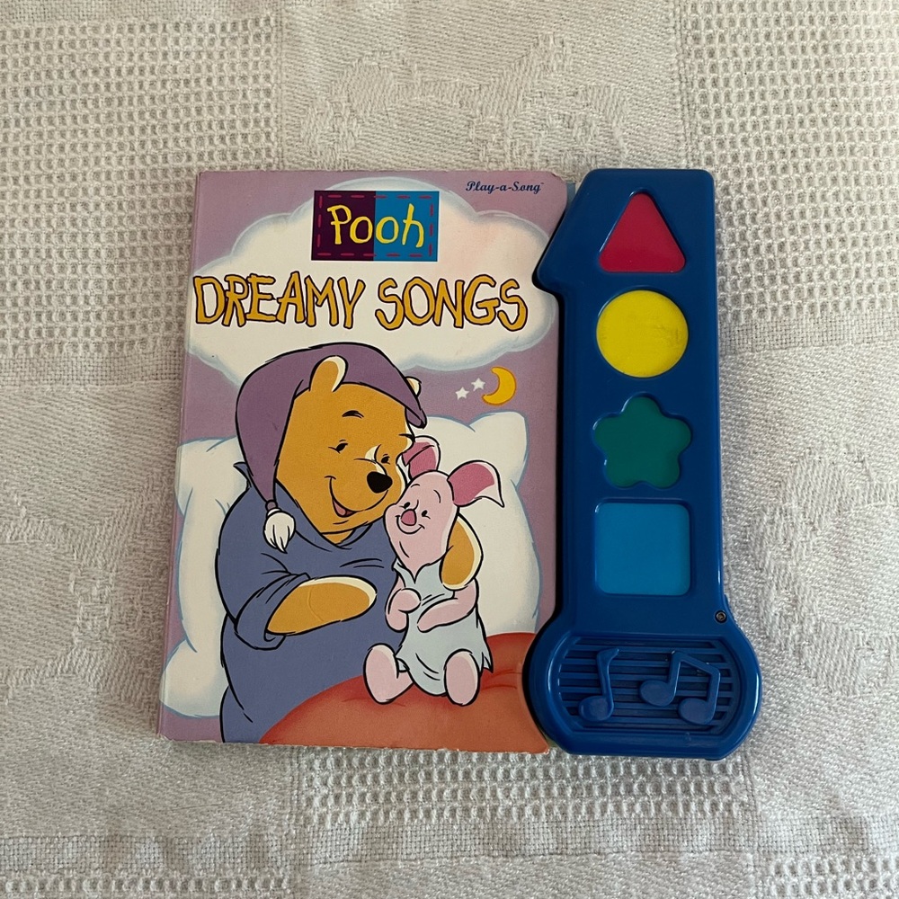 Winnie the Pooh Dreamy songs book
